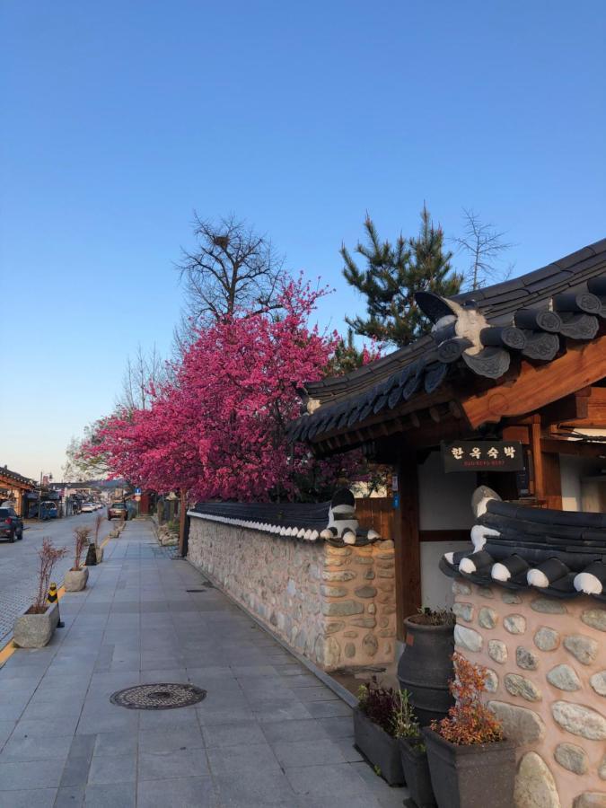 Buyongheon Hotel Jeonju Buitenkant foto